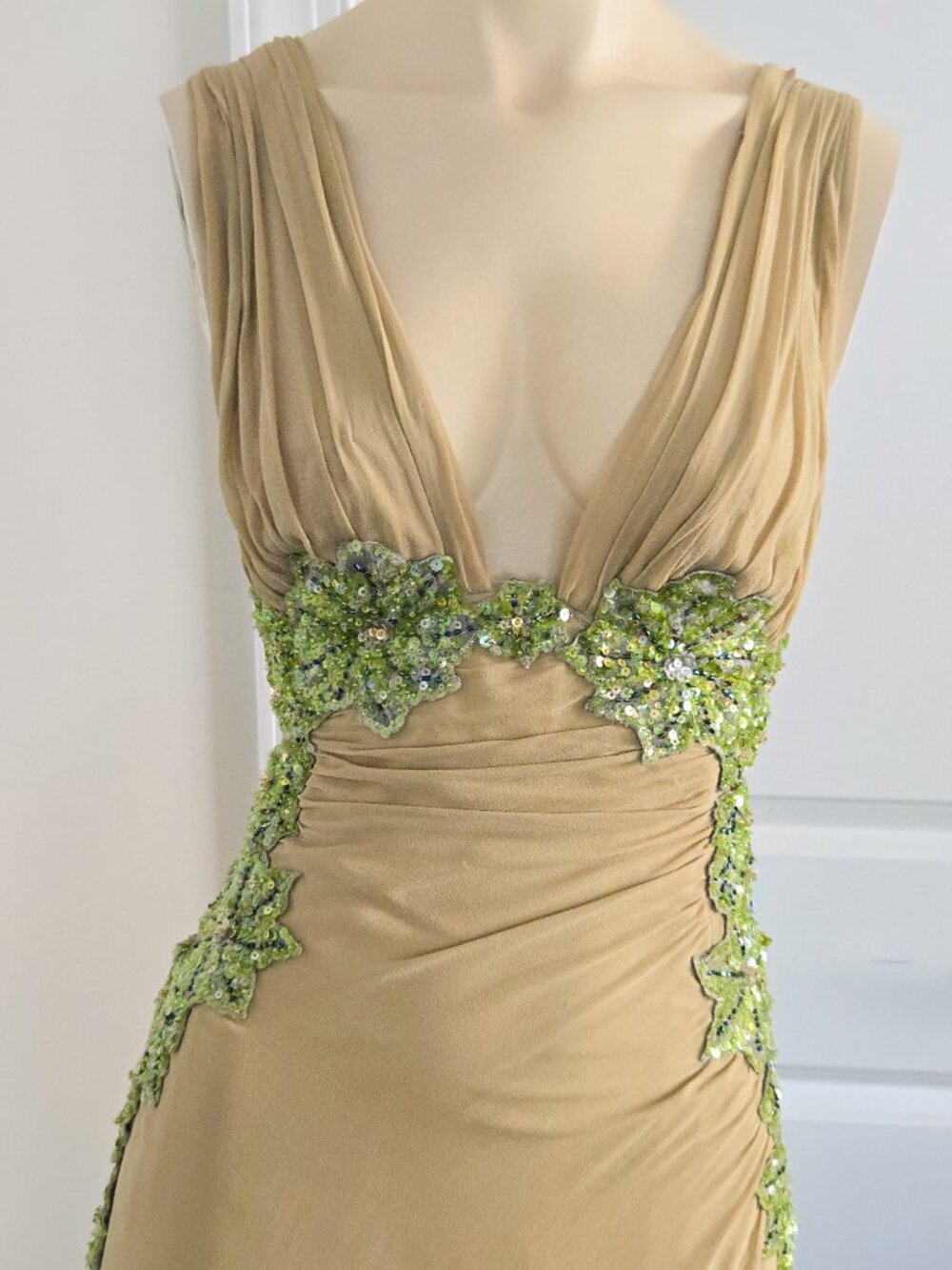 Y2K Vintage Mandalay Evening Gown Green Silk Beaded Sequin Plunging Low Cut 4 - Picture 3 of 14
